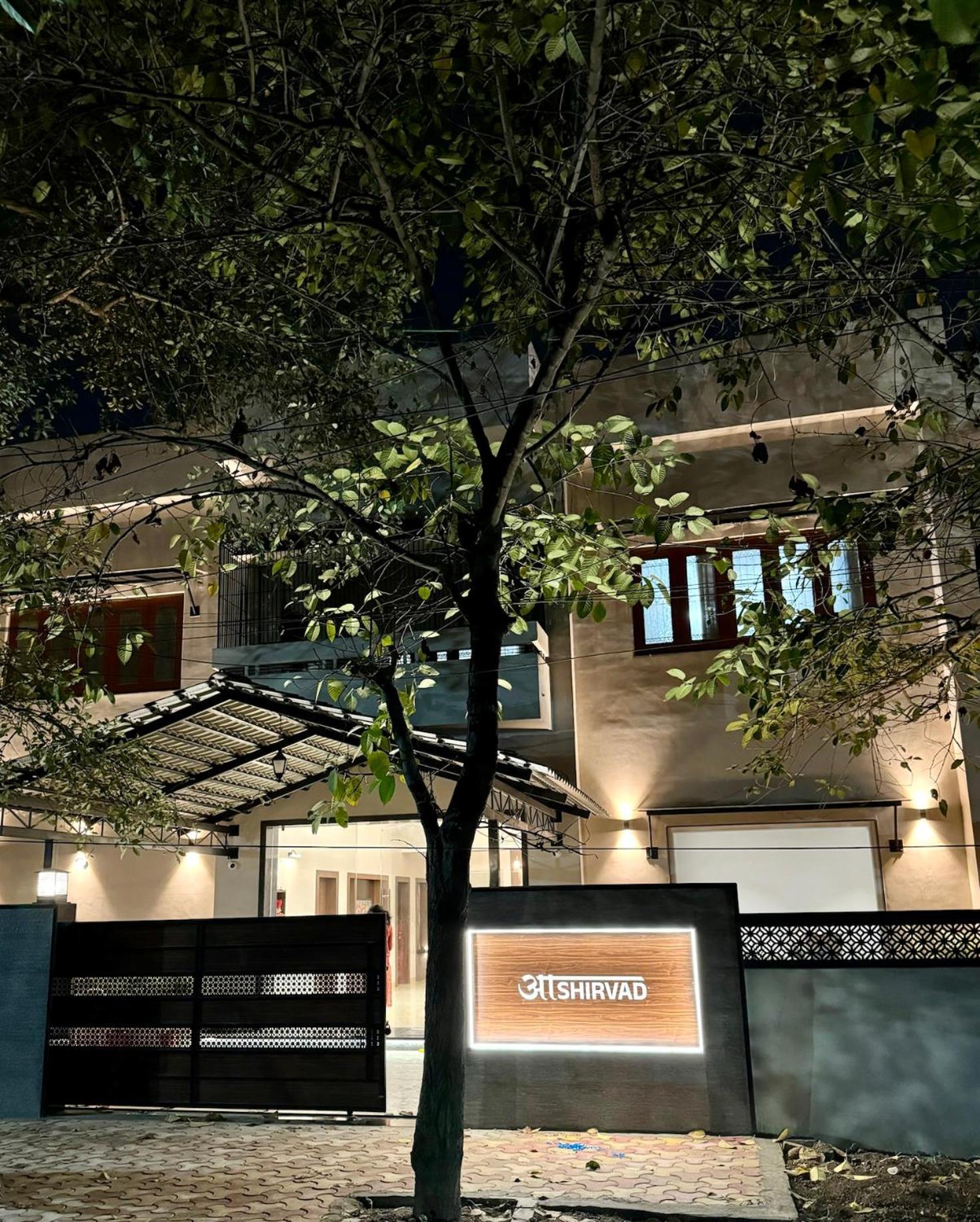 Ashirvad Homestay Varanasi Exteriör bild