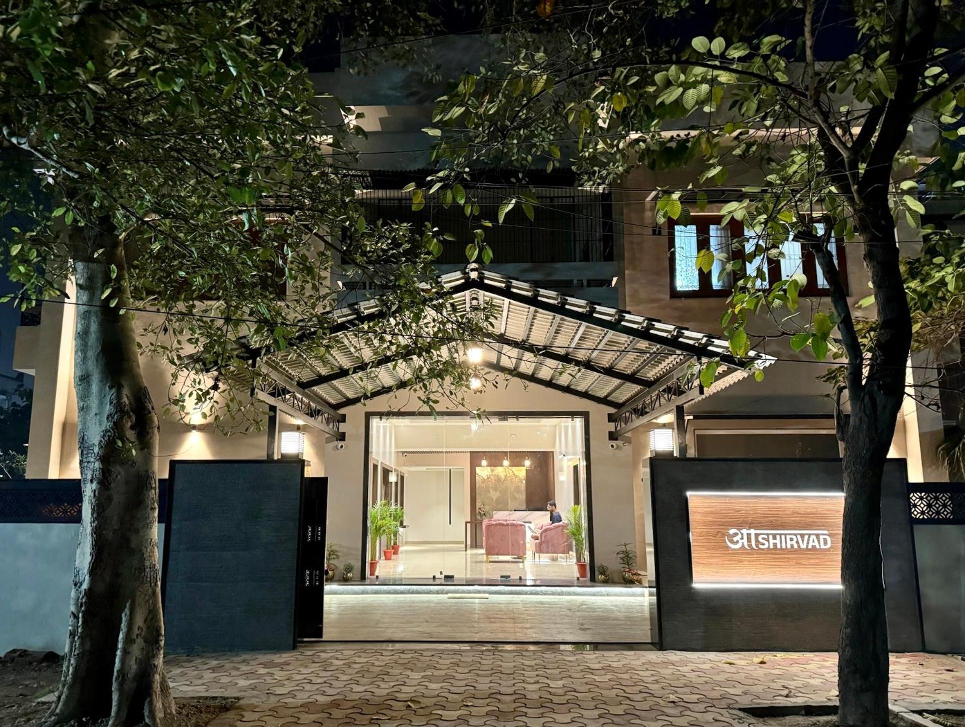 Ashirvad Homestay Varanasi Exteriör bild
